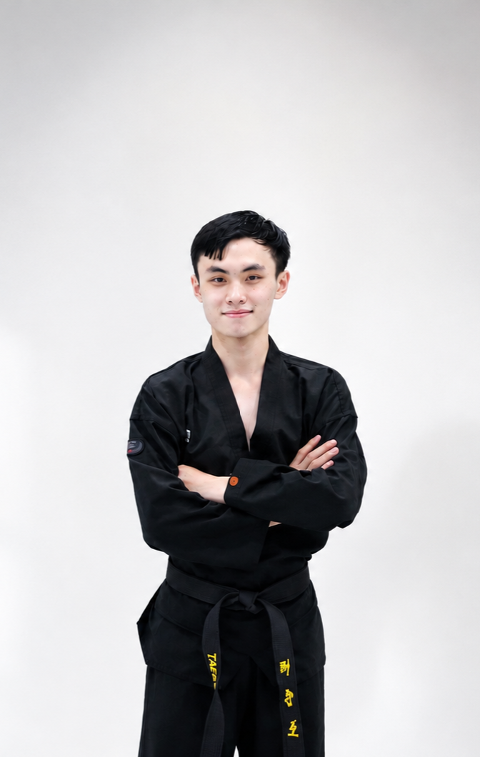 Chân dung Nguyễn Xuân Diệu trong võ phục Taekwondo đai đen